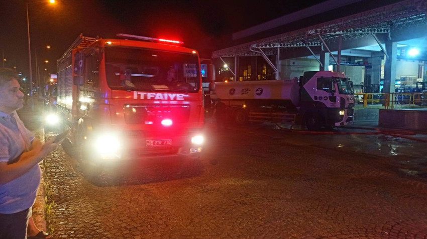 Fabrikada büyük yangın! Alevler geceyi gündüze çevirdi - Resim: 4