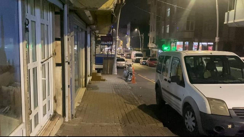 Sultangazi'de bir genç caddede yürüdüğü sırada, arkasından takip eden kişi tarafından silahla vurularak öldürüldü. 