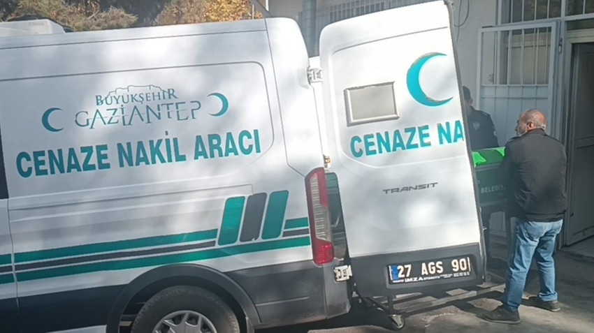 Gaziantep’te bir şahıs, tartıştığı karısını silahla vurarak öldürdü. Olay sonrası katil zanlısı koca gözaltına alındı.