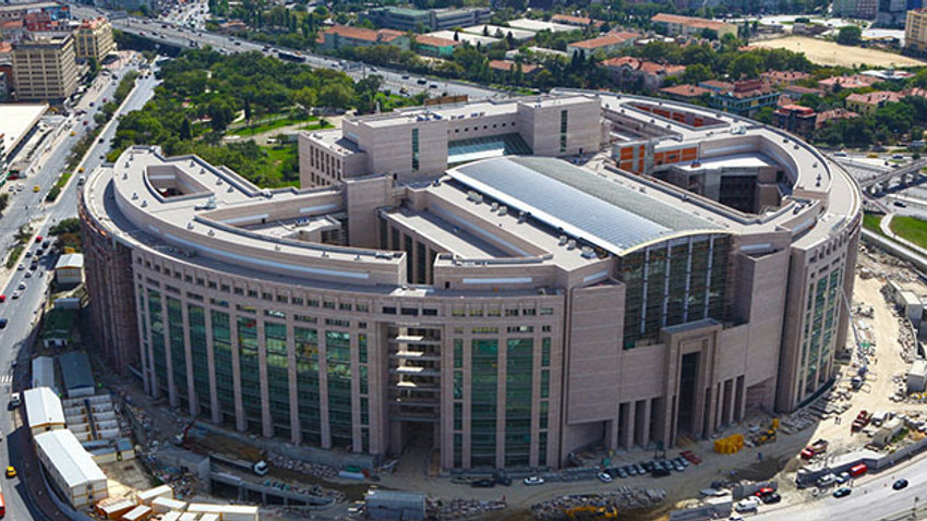 İstanbul Adalet Sarayı önünde hareketli anlar!