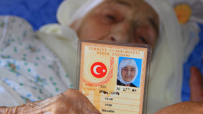3 padişah gören Ayşe Nine
