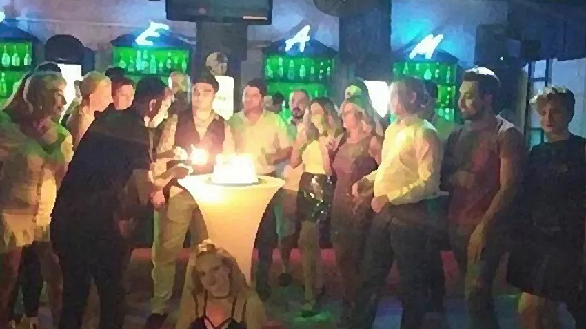 Burası Kuşadası! İzinsiz dans gecesinde 4 kişi koronavirüse yakalandı