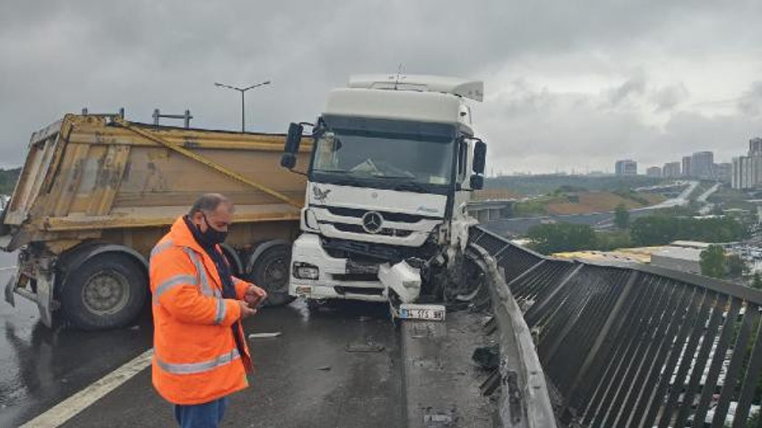 TEM'de trafiği kilitleyen kaza!