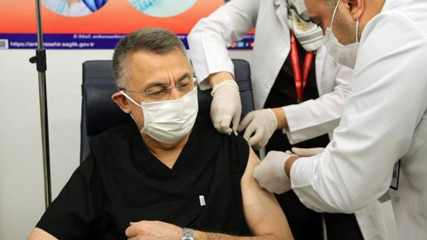Fuat Oktay koronavirüs aşısı yaptırdı
