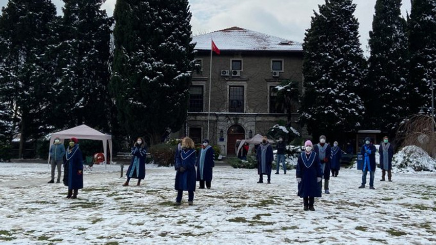 Boğaziçi Üniversitesi'nde kar altında protesto