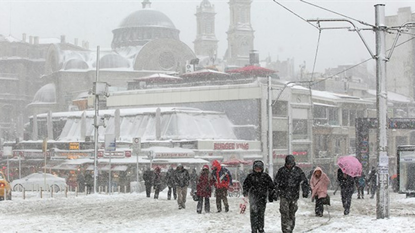 İstanbul buz kesecek! Kar başladı, sıcaklıklar 10 derece birden düşecek!