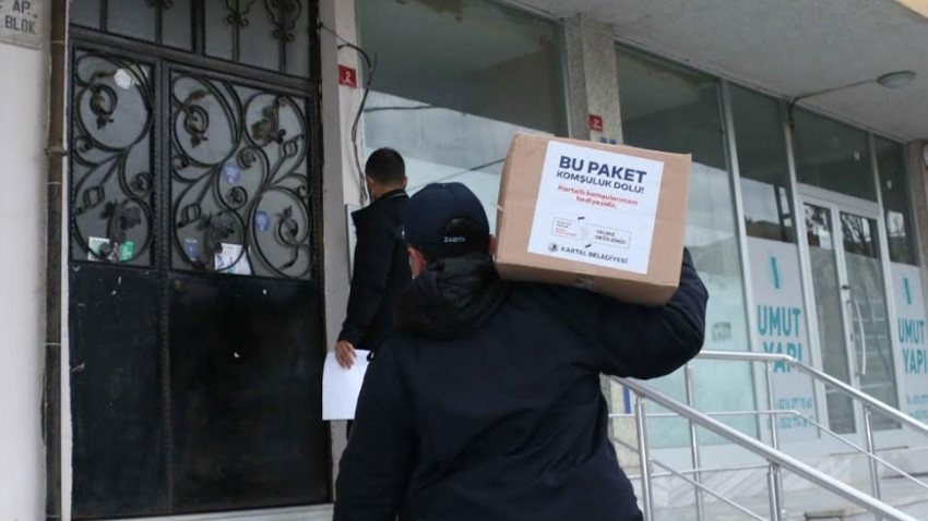 Kartal Belediyesi’nden kahvehane esnafına erzak desteği