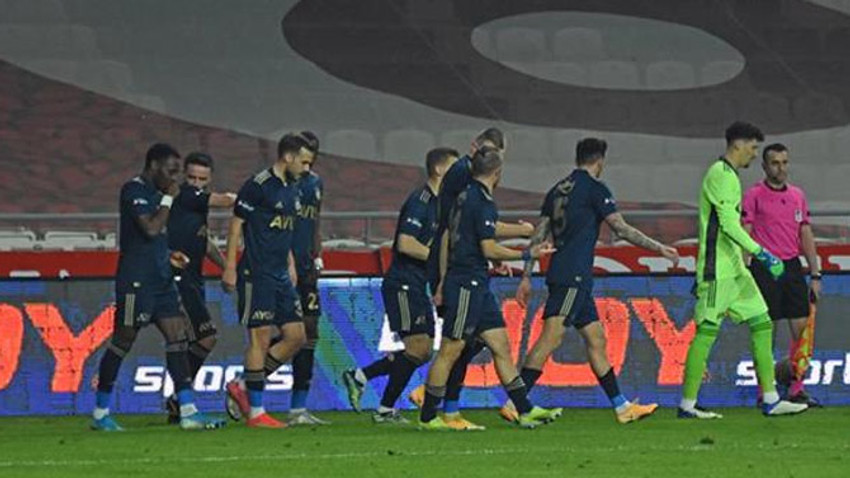 Zirve yarışında Fenerbahçe'den kritik üç puan!