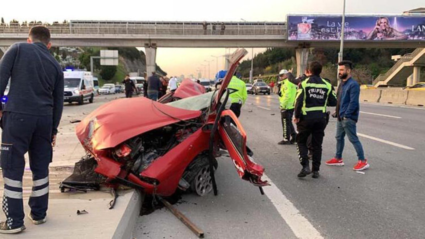İstanbul'da korkunç kaza: Otomobil ikiye bölündü - Resim: 3