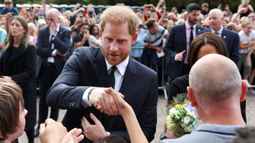 Kraliçe II. Elizabeth'in cenazesi öncesinde Prens Harry düğümü çözüldü - Resim: 1