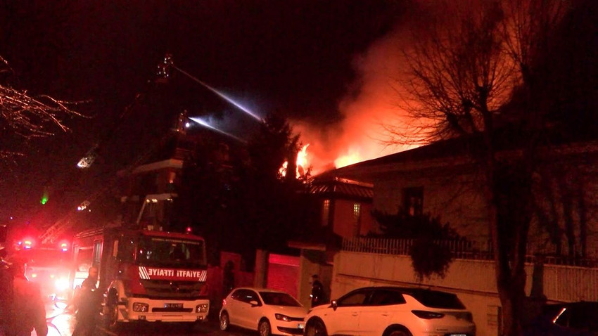 İstanbul'da lüks villa alev alev yandı! Alevler geceyi aydınlattı - Resim: 1