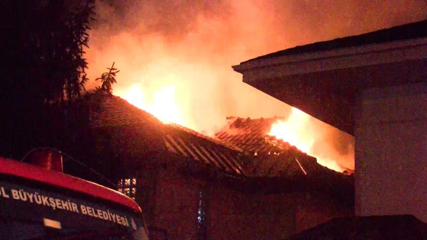 İstanbul'da lüks villa alev alev yandı! Alevler geceyi aydınlattı - Resim: 3