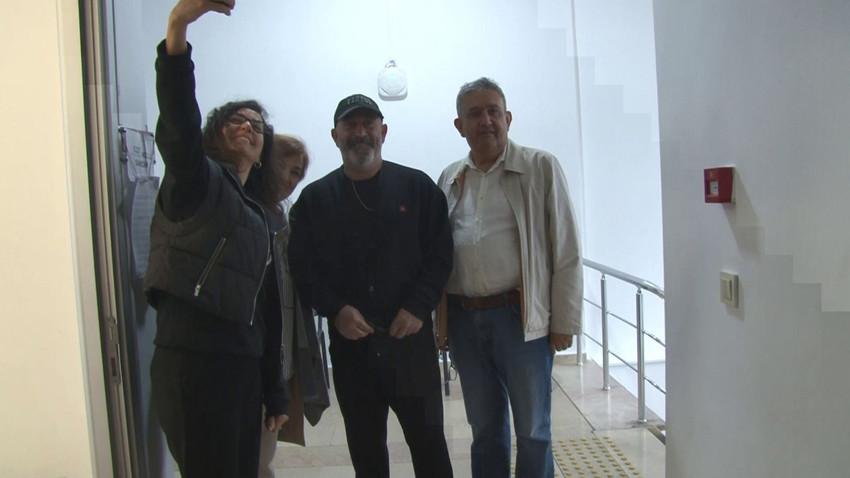 Oyunu kullanan Cem Yılmaz ile görevliler arasında güldüren anlar - Resim: 4