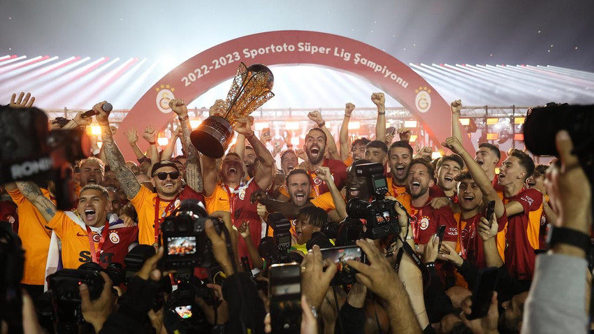 Şampiyon Galatasaray kupasına kavuştu - Resim: 1