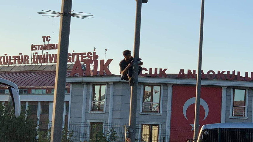 İstanbul'da çevre yolunda akıl almaz olay kamerada - Resim: 1