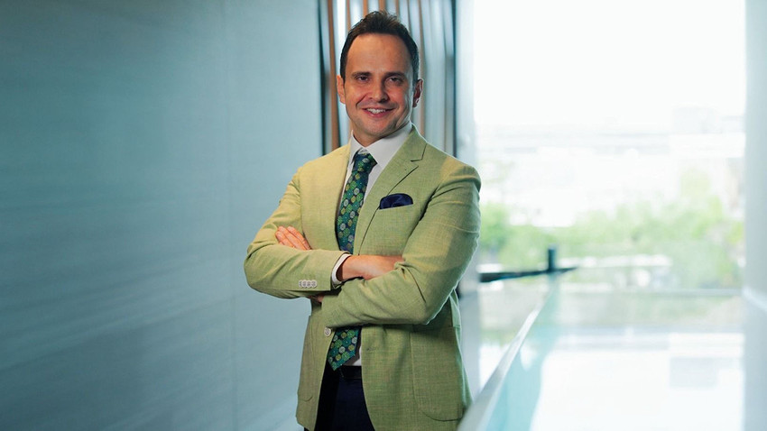 D&uuml;nya ve T&uuml;rkiye&rsquo;de hızla artan obeziteye dikkat &ccedil;eken Prof. Dr. Salih Boğa, T&uuml;rkiye&rsquo;de ilk kez uygulanan POSE 2.0 Double Helix y&ouml;nteminin, ameliyatsız ve yeni nesil bir yaklaşım sunduğunu vurguluyor. Bu y&ouml;ntemle, mide dokusu &ccedil;ıkarılmıyor ve sindirim sisteminin anatomisi korunuyor.