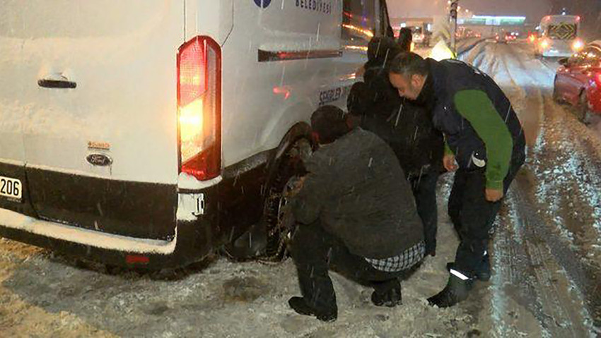 İstanbul'da yolda kalan vatandaş: Abartı olduğunu düşünmüştük ama maalesef değilmiş - Resim : 1