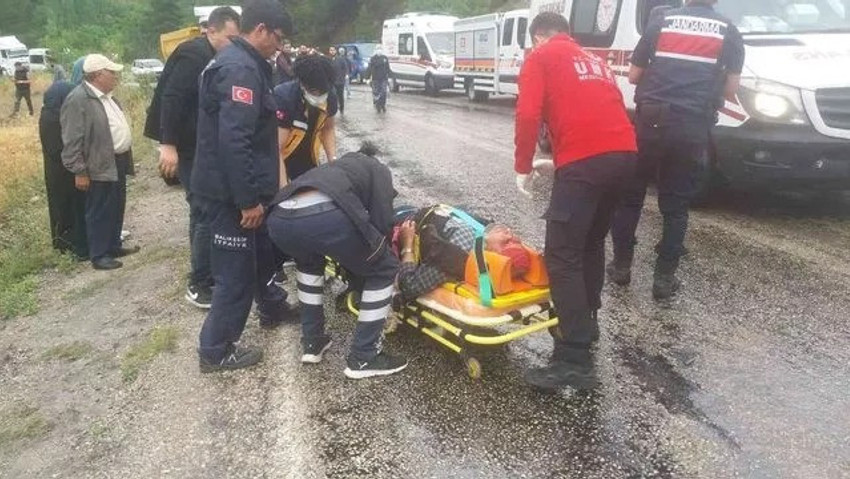 Balıkesir'de korkunç kaza: 8 ölü, çok sayıda yaralı var! - Resim : 2