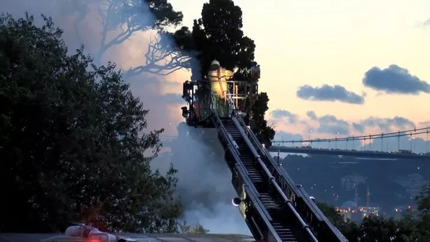 İstanbul'da korkutan yangın! Dumanlar boğazı sardı - Resim: 2