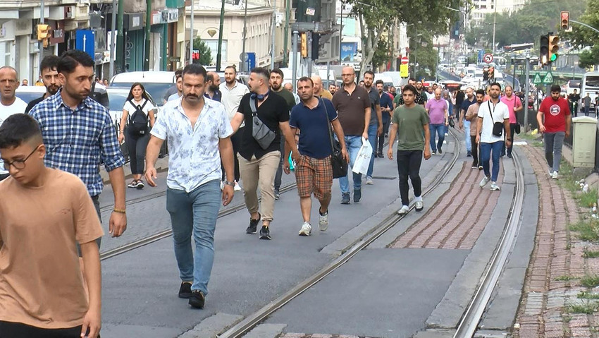 İstanbul'da intihar girişimi tramvay seferlerini durdurdu - Resim : 1