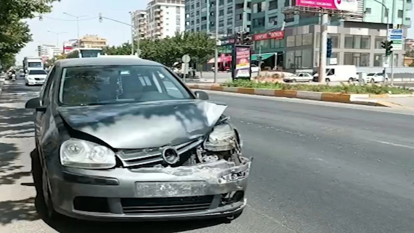 Meral Akşener'in konvoyunda kaza - Resim : 1