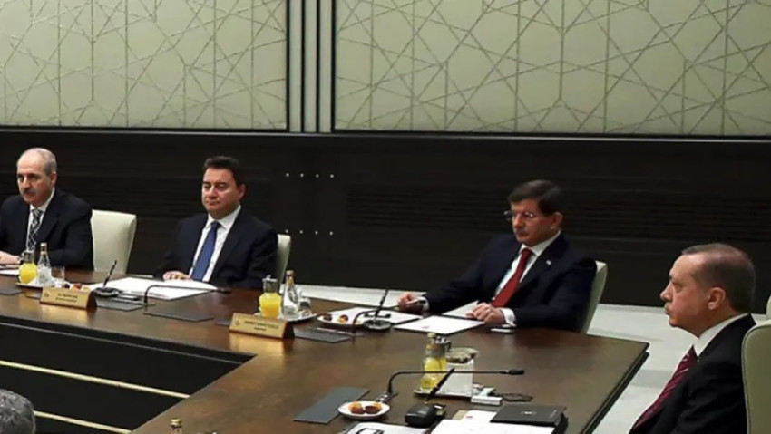 Bakan Varank: Oturma düzeni tartışmalarında en cevval Davutoğlu'dur - Resim : 1
