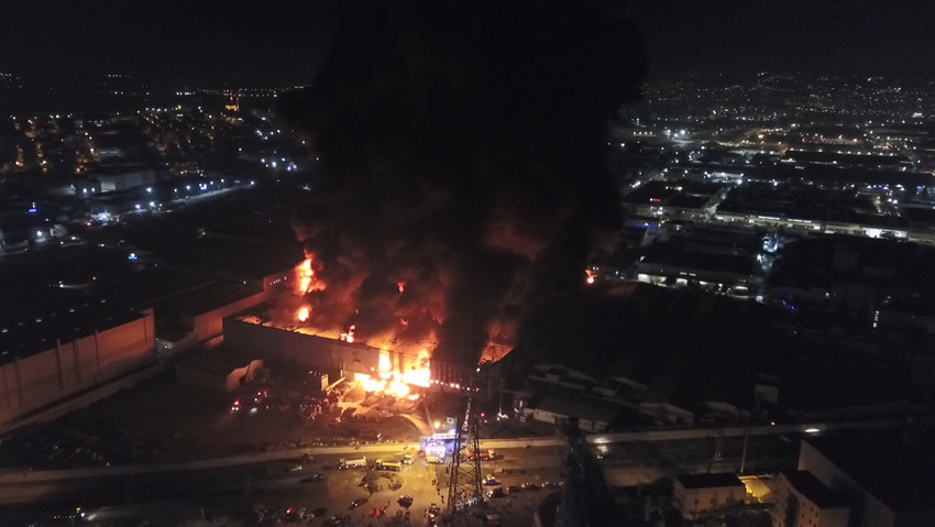 Bursa'da fabrika yangını: Dumanlar gökyüzünü kapladı - Resim : 1