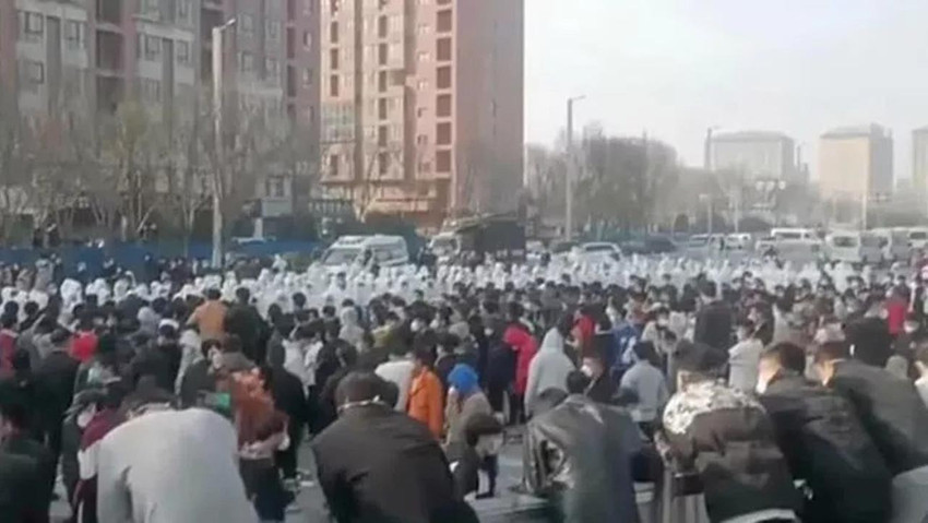 Çin'de iPhone fabrikasının işçileri ayaklandı: ''Eve dönmek istiyoruz'' - Resim : 2