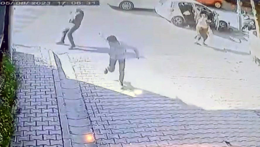 İstanbul Kağıthane’de yanına yaklaşan bir otomobilin içindekiyle tartışan genç, tartıştığı şahıs tarafından baldırından vuruldu. Olaydan 1 saat sonra aynı şahıs yolda yürüyen bir başkasını da arkasından gelerek bacağından vurdu.