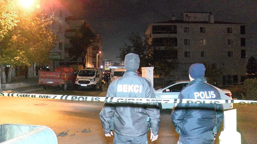 Başkent Ankara bugün korkunç bir vahşete uyandı. Bir apartmanda komşular arasında çıkan 