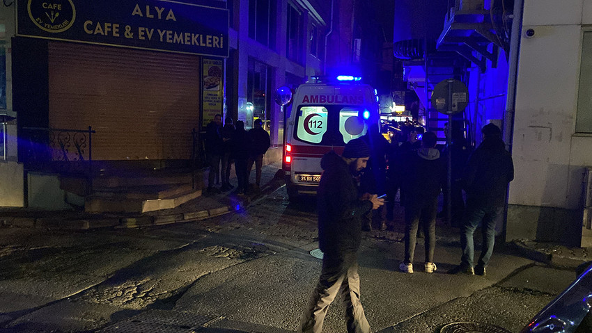 Sarıyer'de bir gece kulübünde silahların konuştuğu tartışmada, 2'si polis, 2'si gece kulübü çalışanı ve 1 taksici olmak üzere 5 kişi yaralandı.