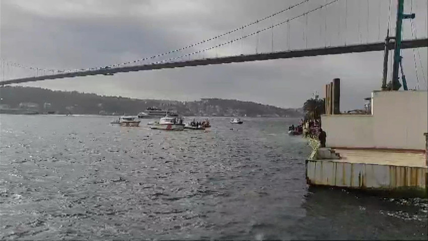 İstanbul Boğazı'nın en güzel noktalarından biri olan Ortaköy sahilinde iki kişi peş peşe denize düştü. 