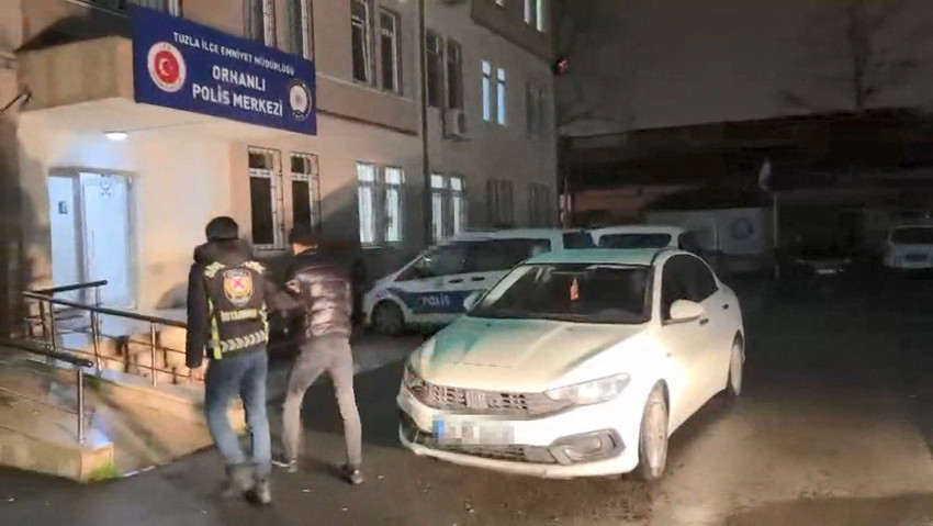 Kuzey Marmara Otoyolu'nda spor aracıyla 317 km hız yapan ve bu ana ait görüntüleri sosyal medyadan paylaşan bir kişi gözaltına alındı.