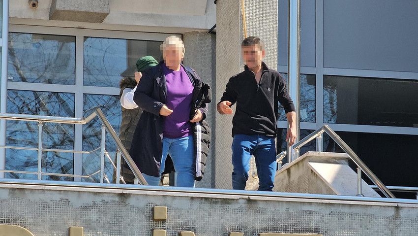 Zonguldak'ta H.S. (67) kira artışı nedeniyle tartıştığı kiracısı C.M. ve oğlu H.M. tarafından makatına boru sokulduğu iddiasıyla şikayetçi oldu. H.S.'nin makatındaki 15 santimetre uzunluğundaki PVC boru hastanede çıkarılırken, baba-oğul hakkında 18'er yıl hapis istemiyle dava açıldı.
