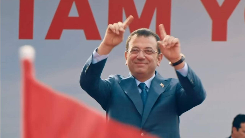 31 Mart yerel seçimlerinde büyük bir oy farkıyla yeniden İstanbul Büyükşehir Belediye Başkanı seçilen Ekrem İmamoğlu 1 Nisan sabahına, çok özel bir video başladı.