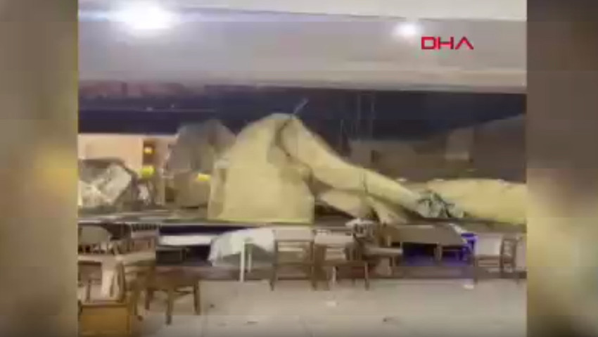 Tokat'ın Turhal ilçesinde meydana gelen 4.1 büyüklüğündeki depremde bir düğün salonunun tavanı çöktü. Olayda ölen ya da yaralanan olmadı.
