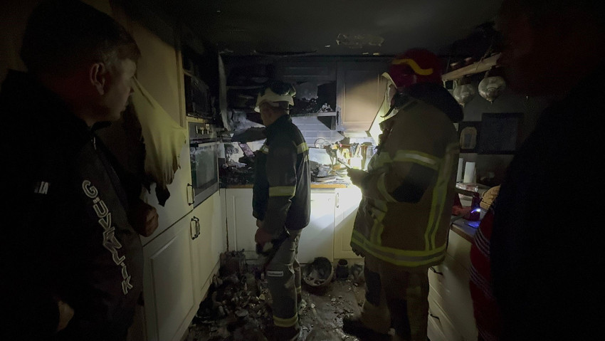 Bursa’da bir evde çıkan yangın itfaiye ekipleri tarafından kısa sürede kontrol altına alındı.