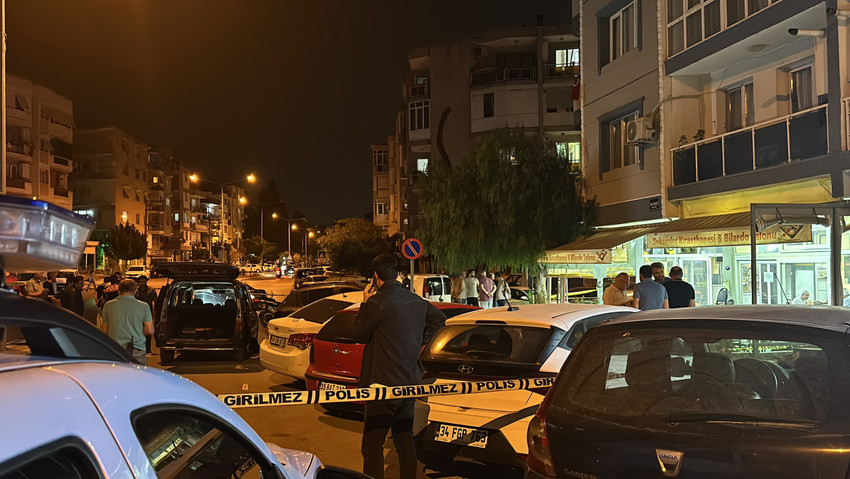 İzmir'in Bayraklı ilçesinde, büfe önünde düzenlenen silahlı saldırıda 1 kişi öldü, 2 kişi de yaralandı. Buca ilçesinde ise bir kıraathane önünde çıkan çatışmada 1 kişi öldü, 2 kişi de yaralandı.