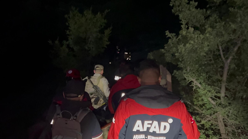 Tunceli’nin Nazımiye ilçesinde hayvanlarını otlatmak için araziye çıkardıktan sonra kendisinden haber alınamayan vatandaşın ayı saldırısında hayatını kaybettiği ortaya çıktı.