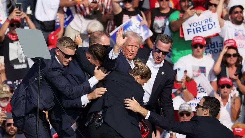 Yeniden ABD Başkanlığı için aday olan ve haftasonu Pensilvanya'da bir suikasttan şans eseri kurtulan Doland Trump saldırı sonrası verdiği ilk röportajında "doktor böyle bir şey görmediğini, bunun bir mucize olduğunu söyledi" dedi.