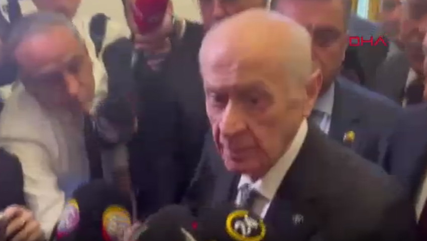 MHP lideri Bahçeli, grup toplantısı sonrası kendisine ''Erdoğan ile aranızda çözüm süreci konusunda bir görüş ayrılığı var mı?'' sorusunu yönelten gazeteciye tepki gösterdi.