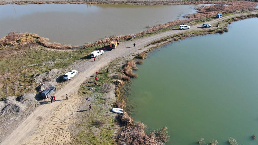 Kastamonu'da eski Azdavay Belediye Başkanı Osman Nuri Civelek gölette ölü bulundu. Civelek'in ölüm nedeni yapılacak otopsinin ardından belli olacak.