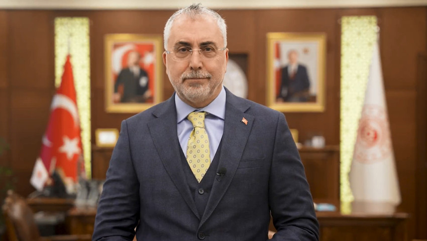 Çalışma ve Sosyal Güvenlik Bakanı Vedat Işıkhan, İŞKUR Gençlik Programı'na başvuruların bugün başlayacağını açıkladı. Programdan ilk etapta 100 bin üniversite öğrencisi faydalanacak. Öğrenciler günlük 1083 TL, aylık 15 bin 162 TL'ye kadar gelir elde edebilecek.