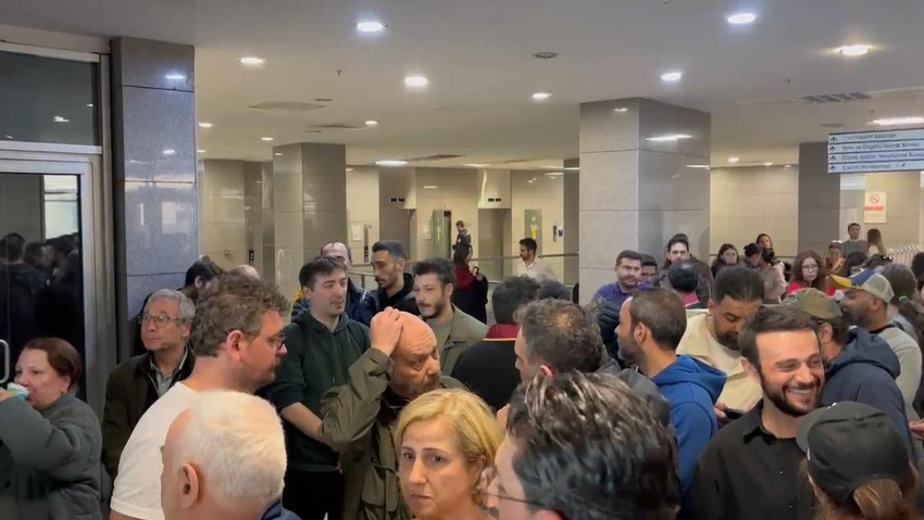 İstanbul'da, sosyal medya üzerinden boykot çağrısı yaptığı gerekçesiyle gözaltına alınan aralarında oyuncu Cem Yiğit Üzümoğlu'nun da bulunduğu 11 kişi adli kontrol şartıyla serbest bırakıldı.
