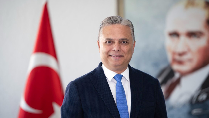 Antalya Muratpaşa Belediye Başkanı Ümit Uysal, CHP'nin olağanüstü kurultayında aday olduğunu açıkladı.