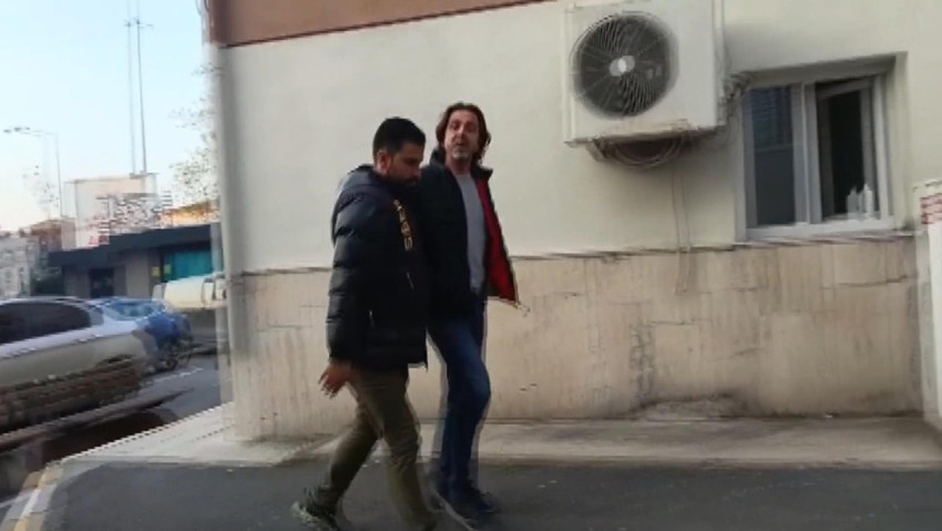 Gazeteci Murat Ağırel ve Timur Soykan gözaltına alındı. Ağırel ve Soykan'ın evinde polisin arama yaptığı öğrenildi. Gazeteciler Murat Ağırel ve Timur Soykan işlemlerinin ardından adliyeye sevk edildi.