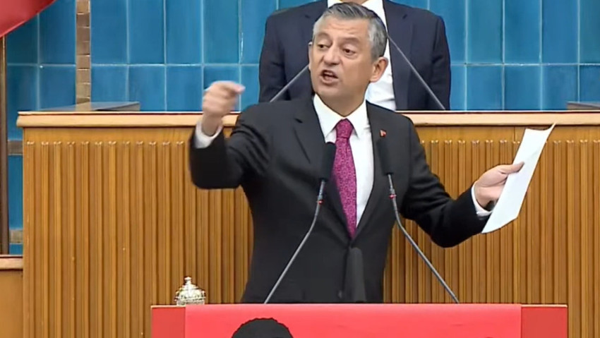 CHP lideri Özel bugün partisinin TBMM Grup Toplantısı'nda Cumhurbaşkanı ve AK Parti lideri Erdoğan'ın "ahtapot" ifadelerine AK Partili belediyeleri tek tek sayarak yanıt verdi.