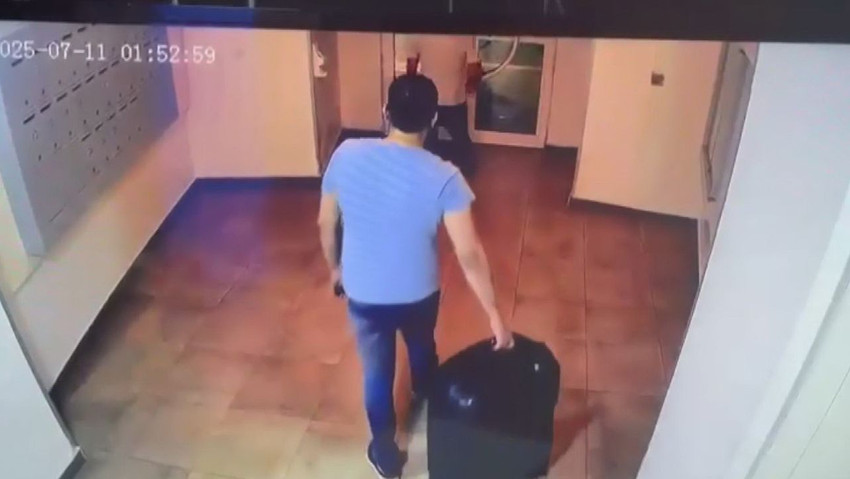İstanbul'da cansız bedeni bir valizin içerisine konularak yolun kenarına atılmış halde bulunan 22 yaşındaki Ayşe T. cinayetinde katil zanlısı sevgilisinin FETÖ soruşturmasında ihraç edilen eski bir polis olduğu ve eski bir sevgilisinin de şüpheli bir şekilde öldüğü ortaya çıkarken, Ayşe T.'nin cansız bedenini ortadan kaldırmak için 2 kişiye 500 bin TL ödediği tespit edildi.
