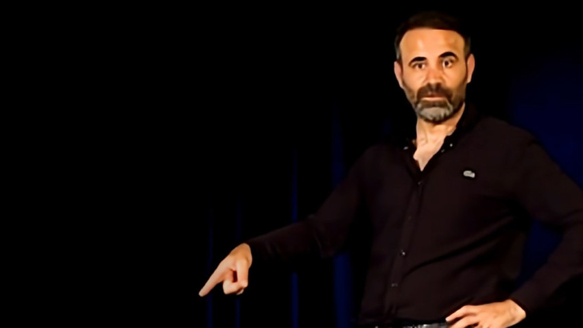 Komedyen Egemen Şimşek, yaptığı programda peygamberlerle ilgili küfür ve hakaret içerikli ifadeler kullandığı gerekçesiyle tutuklandı.