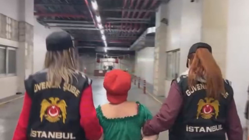 İstanbul Beyoğlu'nda bir kişinin boynuna tasma taktığı bir kadını gezdirdiği anlara dair görüntüler infial yaratmıştı. Hem şahıs hem de kadın gözaltına alındı.